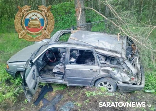 У саратовского посёлка вылетел с дороги Volkswagen