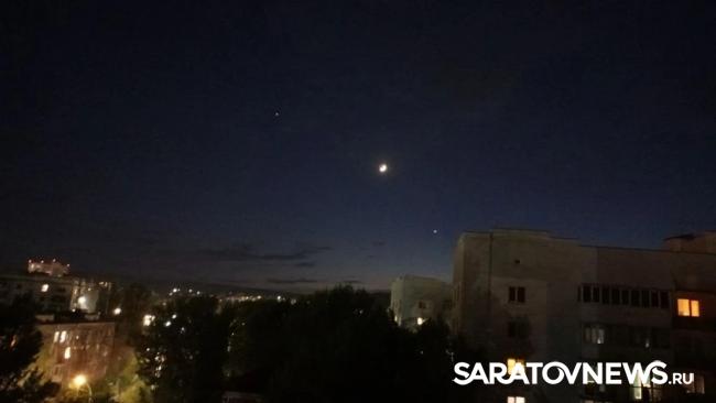 Редкое небесное шоу могли видеть этой ночью саратовцы Редкое небесное шоу могли видеть этой ночью саратовцы