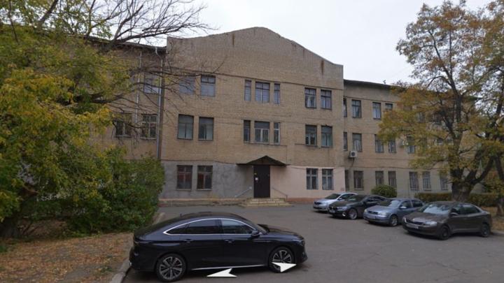 Разрушающийся дом рядом с НИИ Юго-Востока в Саратове решили отремонтировать Разрушающийся дом рядом с НИИ Юго-Востока в Саратове решили отремонтировать