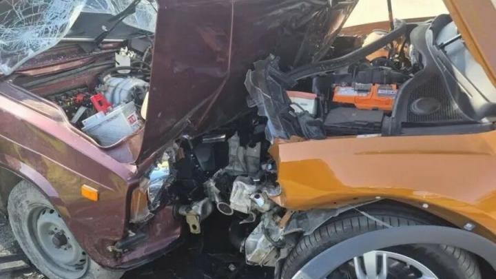 В Балакове «семёрка» въехала в Audi: двое пенсионеров в больнице В Балакове «семёрка» въехала в Audi: двое пенсионеров в больнице