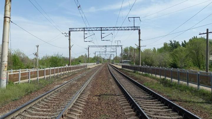 Временное закрытие железнодорожного переезда в Саратове Временное закрытие железнодорожного переезда в Саратове