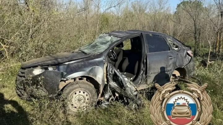«Гранта» вылетела с дороги в Пугачевском районе: водитель в больнице «Гранта» вылетела с дороги в Пугачевском районе: водитель в больнице