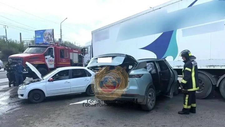 Один погиб и трое пострадали в массовой аварии у Студгородка в Саратове Один погиб и трое пострадали в массовой аварии у Студгородка в Саратове