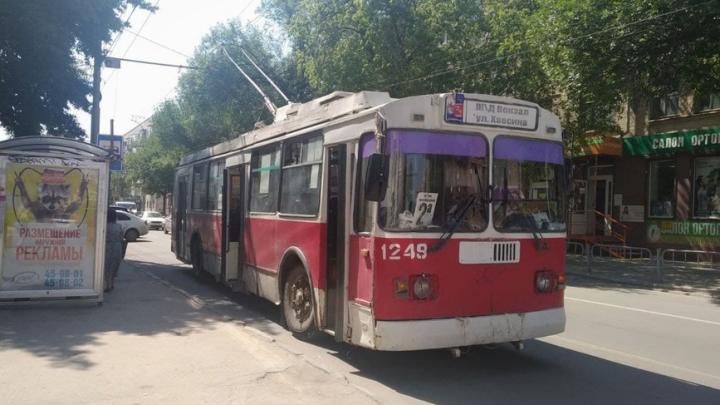 В Саратове остановилось движение трёх троллейбусных маршрутов В Саратове остановилось движение трёх троллейбусных маршрутов