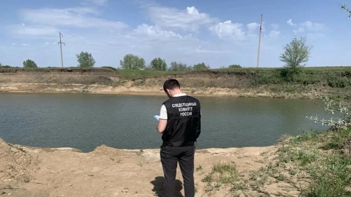 Тело 10-летнего мальчика нашли в реке в Саратовской области Тело 10-летнего мальчика нашли в реке в Саратовской области