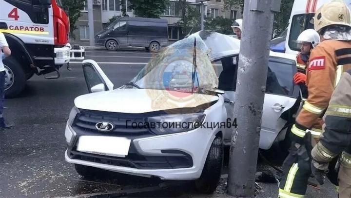В Улешах «Гранта» врезалась в столб: водитель не выжил
