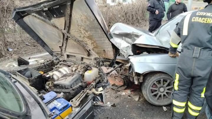 Массовое ДТП с участием трёх автомобилей произошло сегодня утром в Саратове: есть пострадавшие Массовое ДТП с участием трёх автомобилей произошло сегодня утром в Саратове: есть пострадавшие