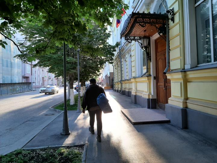 ЧУЖИЕ СРЕДИ СВОИХ ЧУЖИЕ СРЕДИ СВОИХ