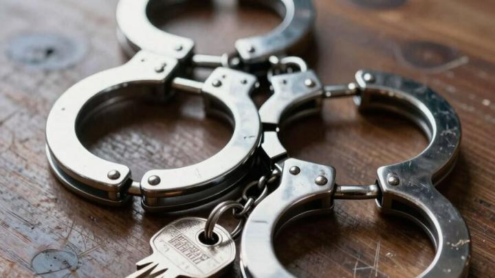 Бывшего саратовского таможенника отправили в колонию за фальсификацию дела о взятке Бывшего саратовского таможенника отправили в колонию за фальсификацию дела о взятке