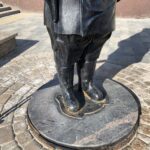 На ул.Октябрьской покрасили памятник Городовому На ул.Октябрьской покрасили памятник Городовому