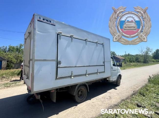 «ГАЗель» сбила задним ходом подростка на питбайке в саратовском селе «ГАЗель» сбила задним ходом подростка на питбайке в саратовском селе