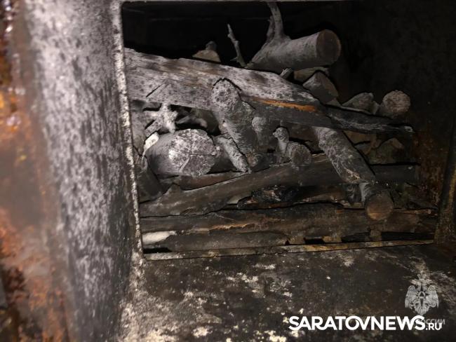 Под Саратовом пенсионерка получила сильные ожоги, разжигая печь в бане
