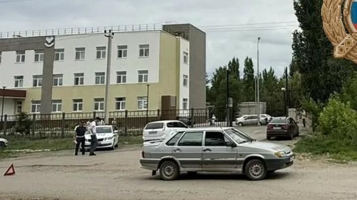 «Пятнашка» задним ходом сбила пенсионерку в Новоузенске «Пятнашка» задним ходом сбила пенсионерку в Новоузенске