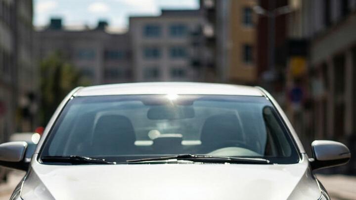 В Энгельсе арендатор разбил чужую Kia Rio битой после ссоры с молодежью В Энгельсе арендатор разбил чужую Kia Rio битой после ссоры с молодежью