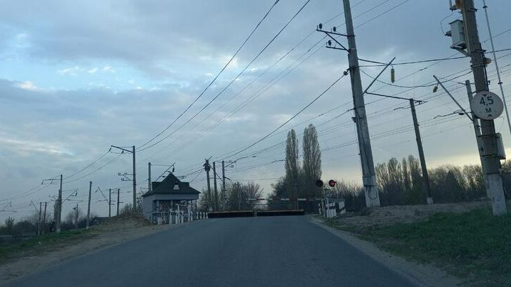 В Гагаринском районе Саратова на ночь закроют железнодорожный переезд В Гагаринском районе Саратова на ночь закроют железнодорожный переезд