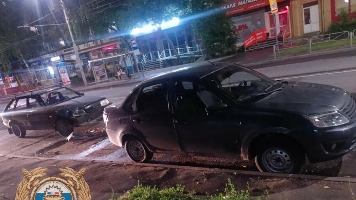 Две «Лады» попали в ДТП в Заводском районе Саратова