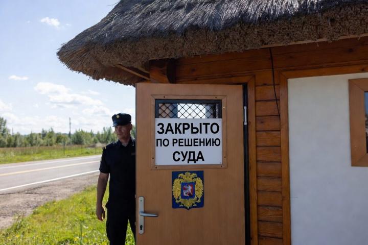 В Ершовском районе на месяц закрыли кафе из-за мигрантки-официантки В Ершовском районе на месяц закрыли кафе из-за мигрантки-официантки