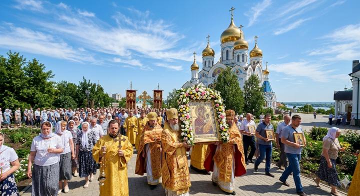 В Саратов впервые доставят святыни с мощами Спиридона Тримифунтского и Гавриила Ургебадзе В Саратов впервые доставят святыни с мощами Спиридона Тримифунтского и Гавриила Ургебадзе