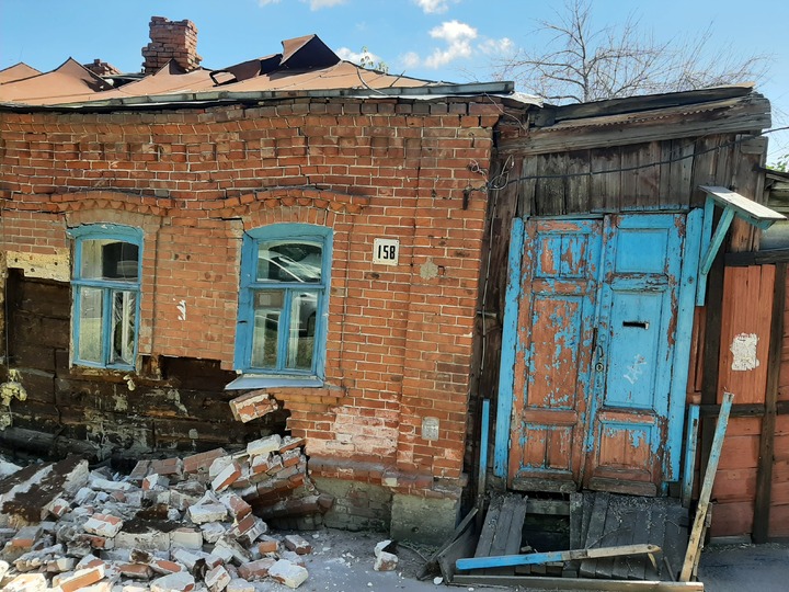 В Саратове обрушился знаменитый «волнообразный» дом В Саратове обрушился знаменитый «волнообразный» дом