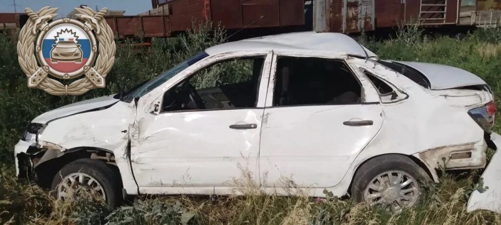 Девушка на «Гранте» перевернулась в Саратовской области