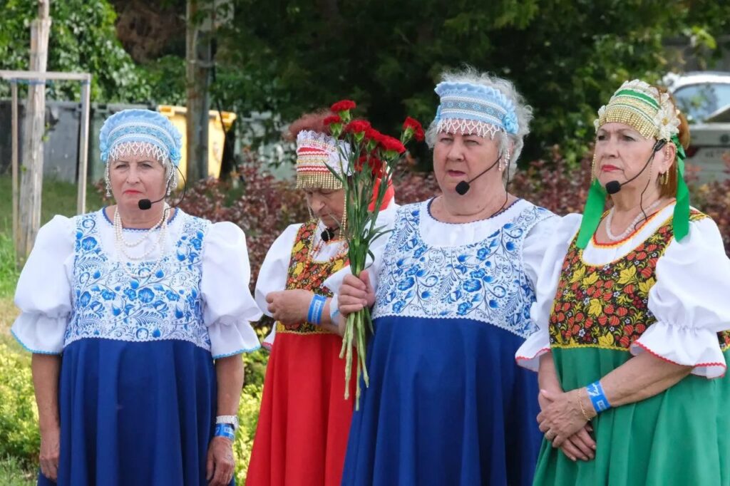 На набережной Саратова прошли торжества в честь 330-летия Военно-морского флота На набережной Саратова прошли торжества в честь 330-летия Военно-морского флота