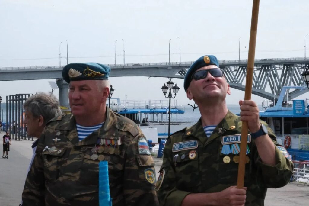 На набережной Саратова прошли торжества в честь 330-летия Военно-морского флота На набережной Саратова прошли торжества в честь 330-летия Военно-морского флота