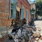 В Саратове обрушился знаменитый «волнообразный» дом В Саратове обрушился знаменитый «волнообразный» дом