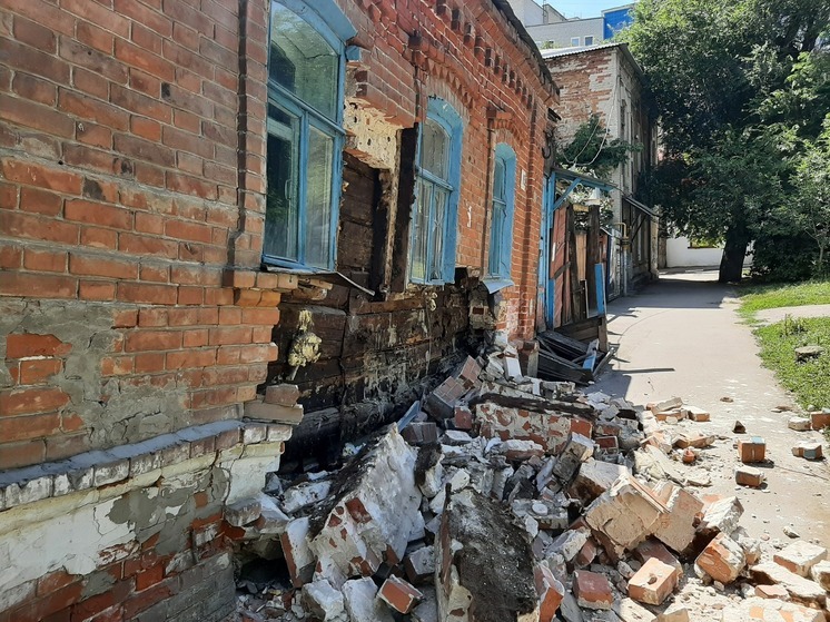 В Саратове обрушился знаменитый «волнообразный» дом