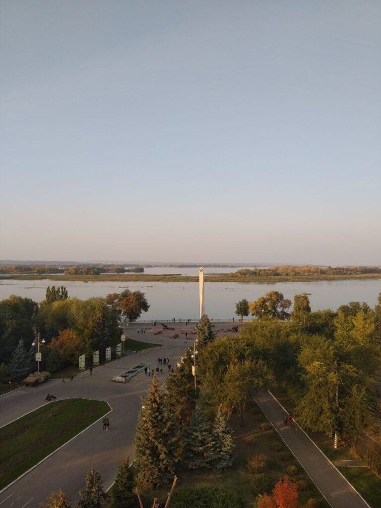 Атака БПЛА: в Энгельсе повреждена гражданская инфраструктура Атака БПЛА: в Энгельсе повреждена гражданская инфраструктура