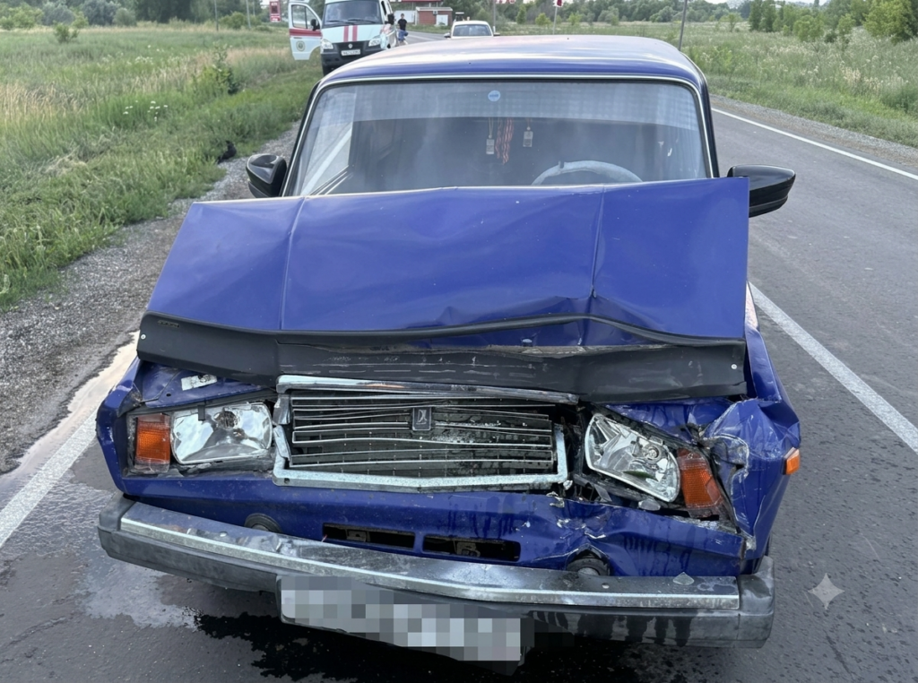 В Саратовской области серьезное ДТП закончилось госпитализацией 23-летней пассажирки
