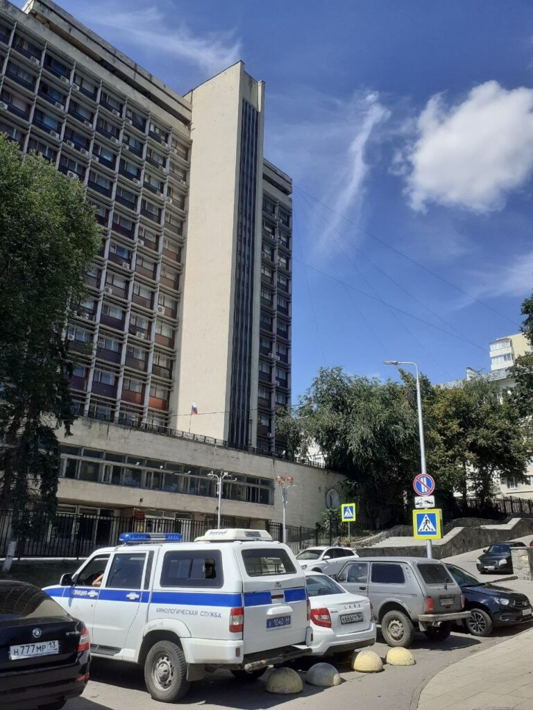 Из здания бывшего Саратовгражданпроекта эвакуировали людей