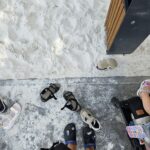 В сквер привезли горы белейшего песка