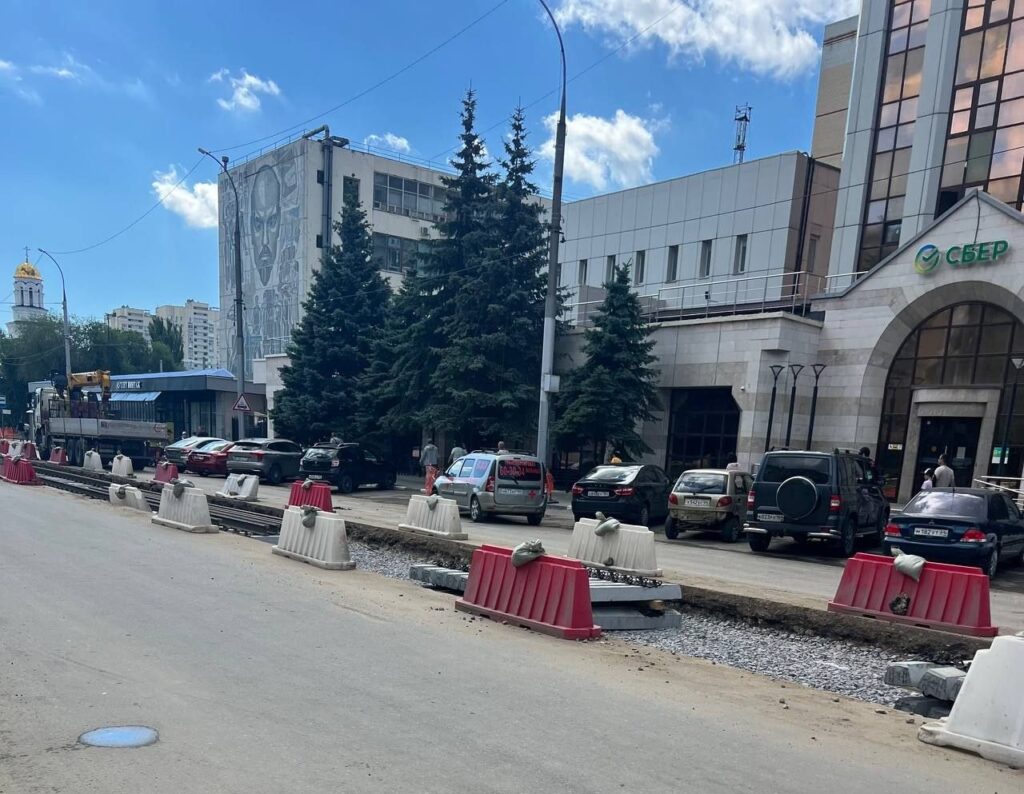 На Вавилова и в Мирном переулке реконструируют трамвайные линии