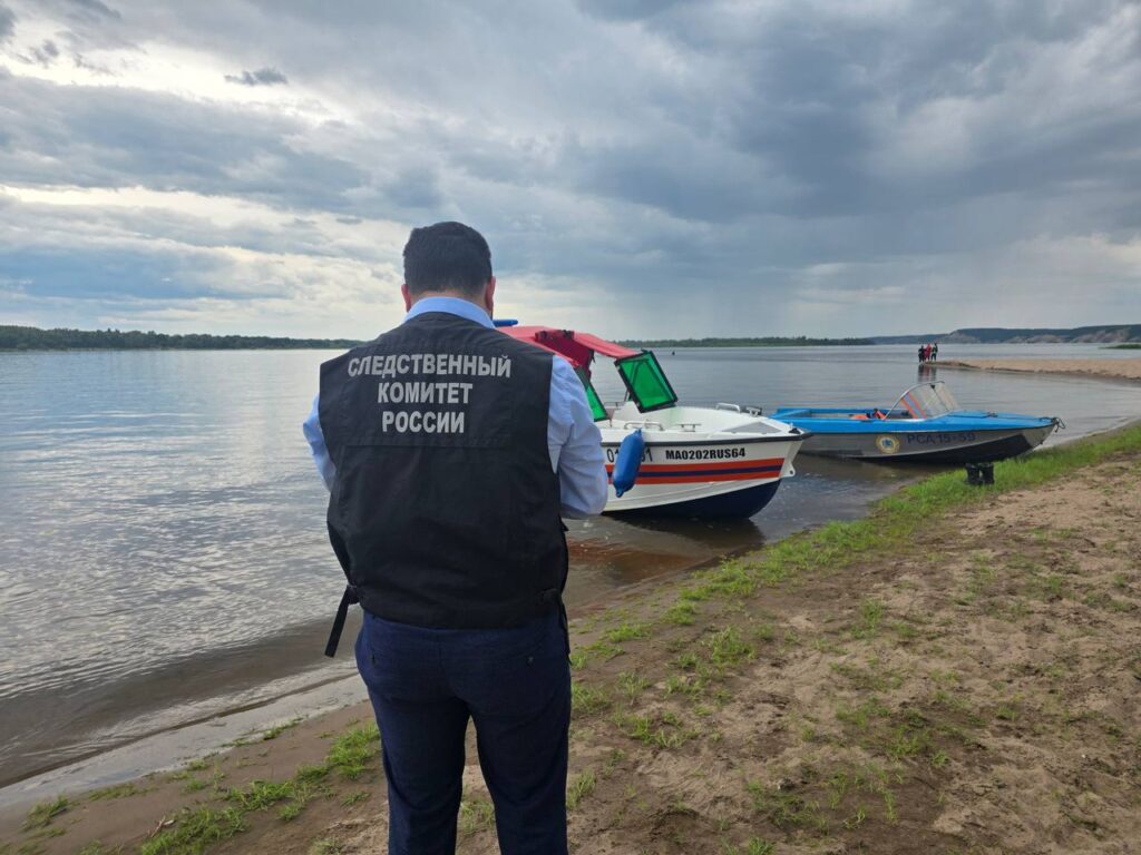 Под Саратовом в Волге утонул 9-летний мальчик и отец, который пытался его спасти