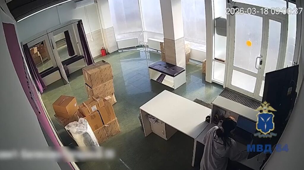 Работница ПВЗ в Балаково попалась на схеме с пустыми упаковками