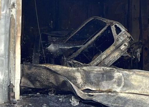В Саратове сгорели магазин и СТО В Саратове сгорели магазин и СТО