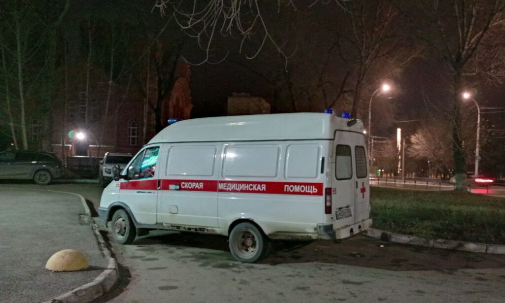 Еще два человека выпали из окон в Саратове Еще два человека выпали из окон в Саратове
