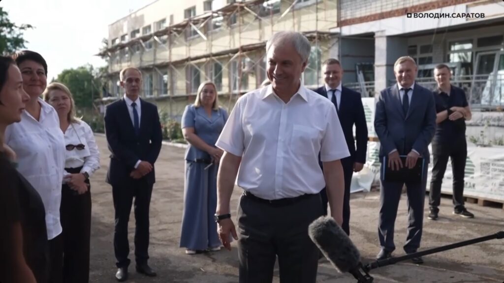 Володин анонсировал строительство бассейна и обновление второй школы в Светлом