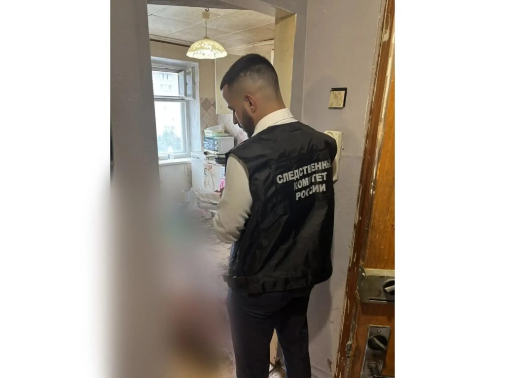 Запах на весь подъезд: в саратовской квартире нашли разложившийся труп Запах на весь подъезд: в саратовской квартире нашли разложившийся труп