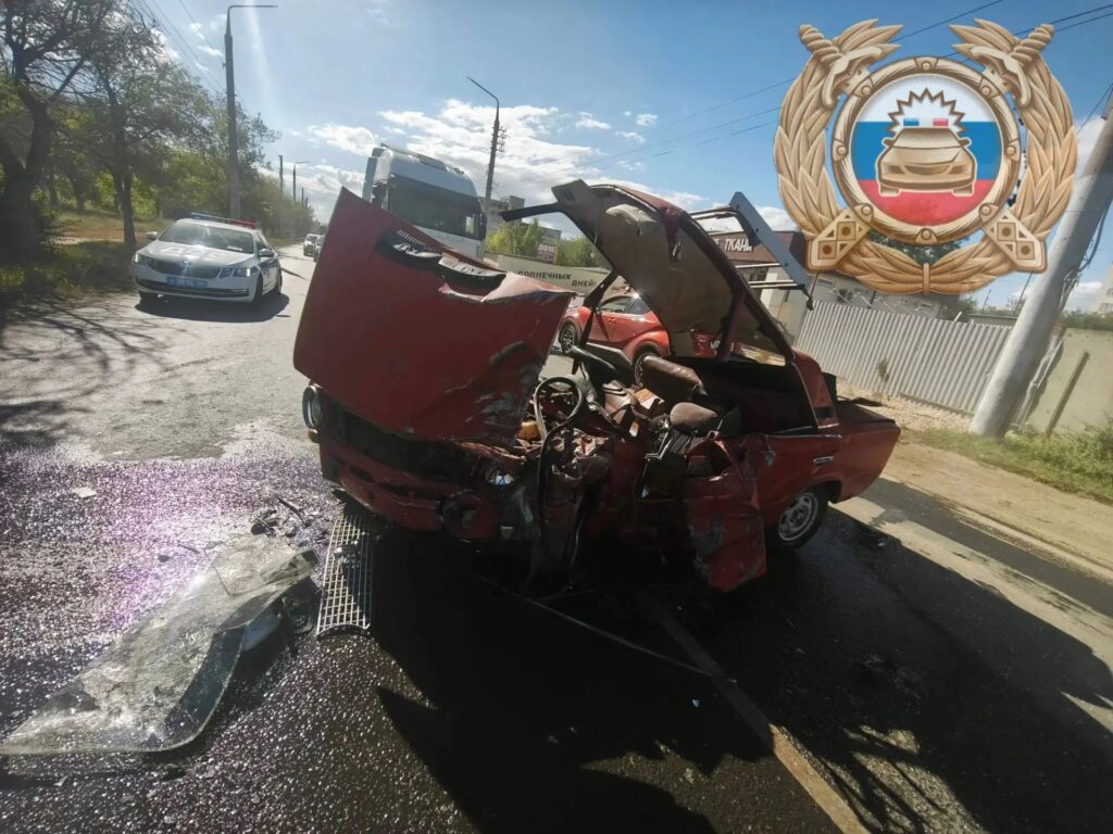 Двое детей и водитель попали в больницу после ДТП в Энгельсе Двое детей и водитель попали в больницу после ДТП в Энгельсе