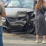 В центре Саратова на пешеходном переходе столкнулись две легковушки