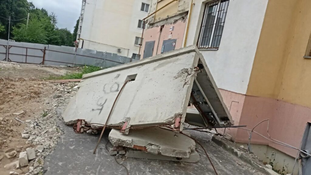 Власти планируют восстановить уничтоженный взрывом подъезд многоэтажки в Саратове Власти планируют восстановить уничтоженный взрывом подъезд многоэтажки в Саратове
