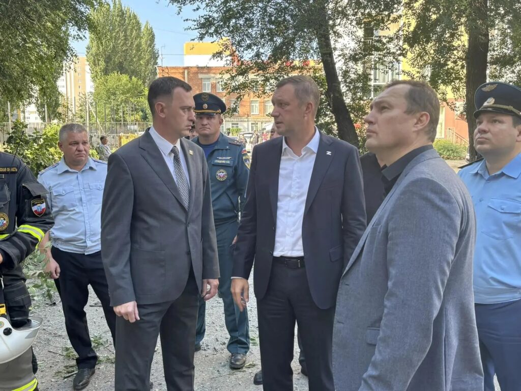 В Энгельсе получила повреждение многоэтажка в результате атаки БПЛА В Энгельсе получила повреждение многоэтажка в результате атаки БПЛА