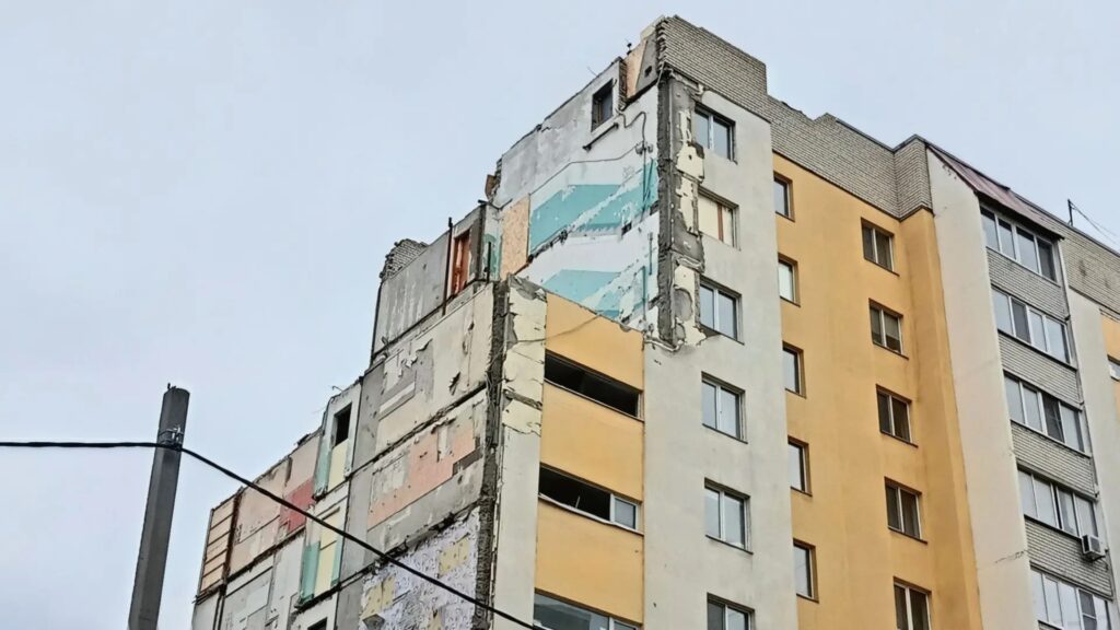 Власти планируют восстановить уничтоженный взрывом подъезд многоэтажки в Саратове Власти планируют восстановить уничтоженный взрывом подъезд многоэтажки в Саратове