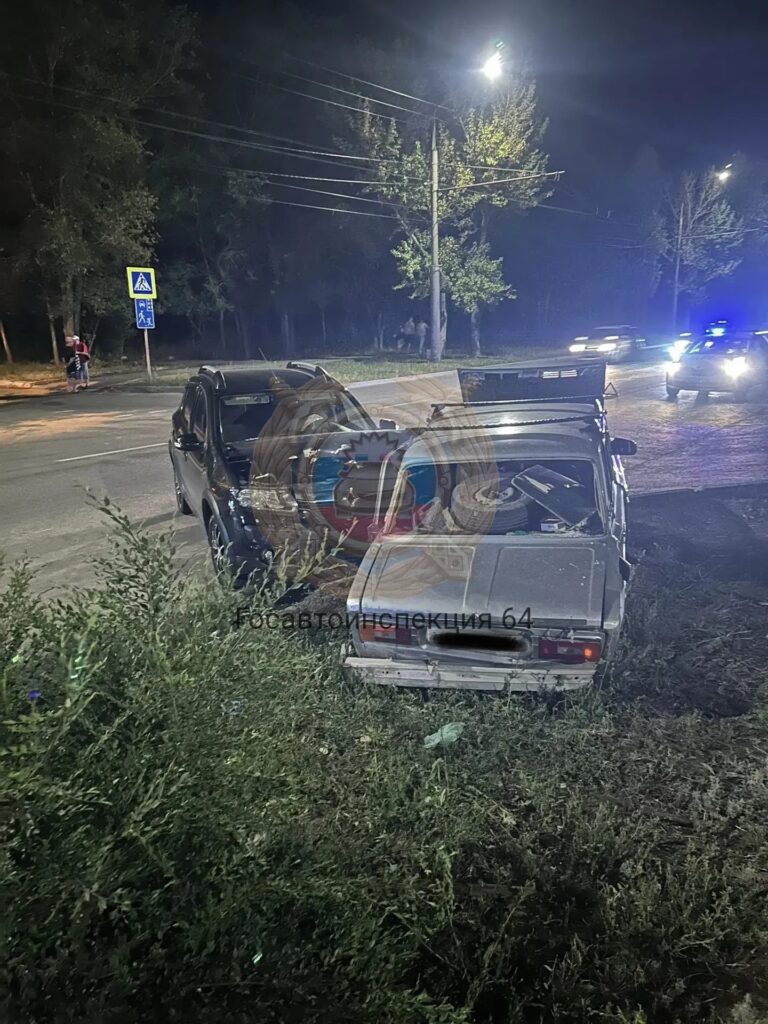Двое пострадали в ДТП у автозаправки в Заводском районе Саратова