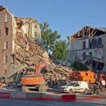 В Саратове при разборе рухнувшего дома перевернулась спецтехника В Саратове при разборе рухнувшего дома перевернулась спецтехника