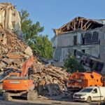 В Саратове при разборе рухнувшего дома перевернулась спецтехника В Саратове при разборе рухнувшего дома перевернулась спецтехника