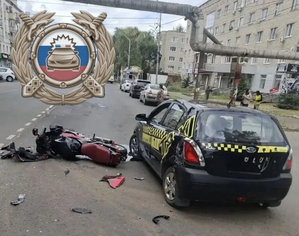 В Балашове мотоциклист столкнулся с такси