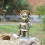 В Энгельсе с нового туристического маршрута украли скульптуру бычка-гимназиста В Энгельсе с нового туристического маршрута украли скульптуру бычка-гимназиста
