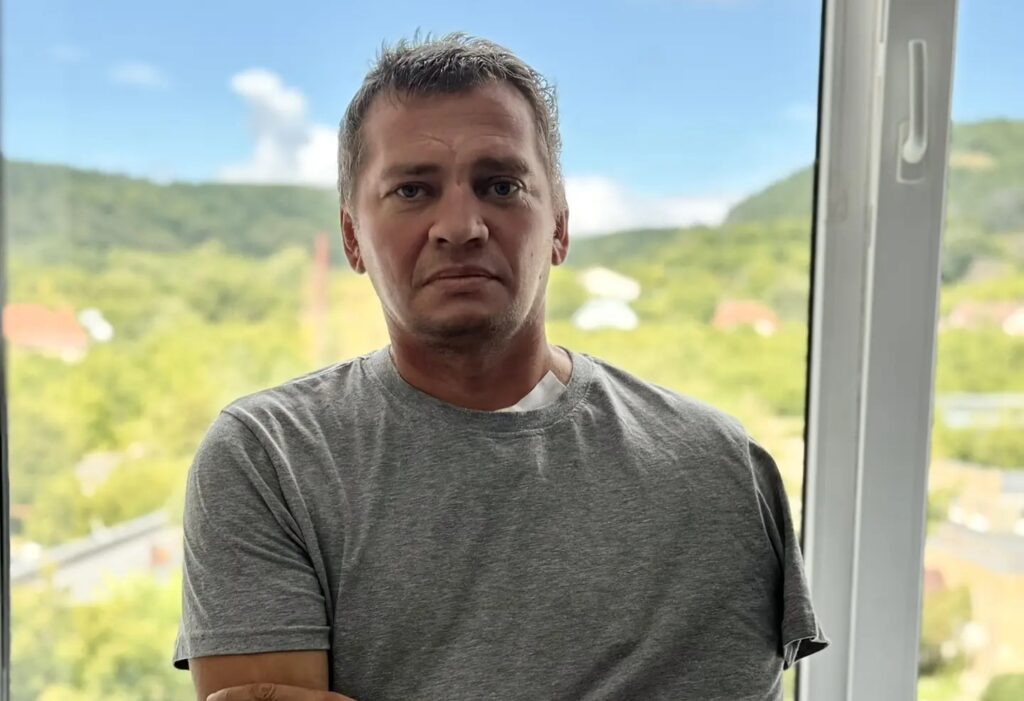 Спал на заднем сиденье и выжил: под Саратовом врачи 50 дней боролись за жизнь липецкого десантника Спал на заднем сиденье и выжил: под Саратовом врачи 50 дней боролись за жизнь липецкого десантника